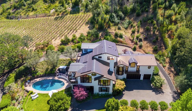 Private 2.3 acre 6 bed/4.5 ba Napa Valley Estate - Pool, Sauna, Hot Tub