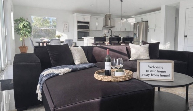 Private 2-Acre Luxury Retreat 3BR LEGOLAND 30 Miles