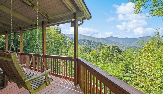 Private 2 Bd 2 Ba Cabin Views, Hot Tub, Near Parkway, King Master
