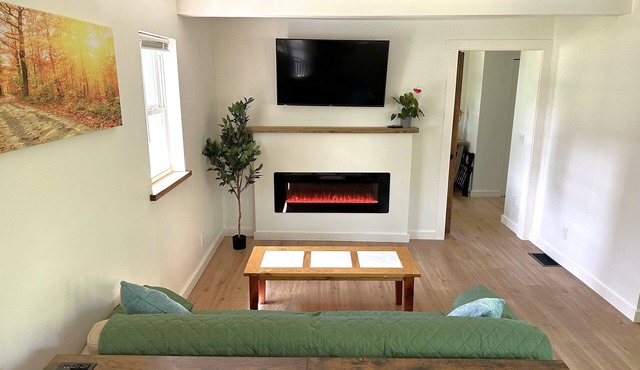 Private 2-bed/2 bath house, yard in Batavia 15 minutes to Darien Lake