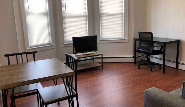 Private 2-bedroom apartment, NYC bus 5-min walk