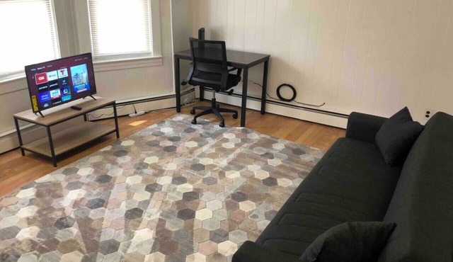 Private 2-bedroom apartment with direct bus to NYC Manhattan only a 5-minute walk away