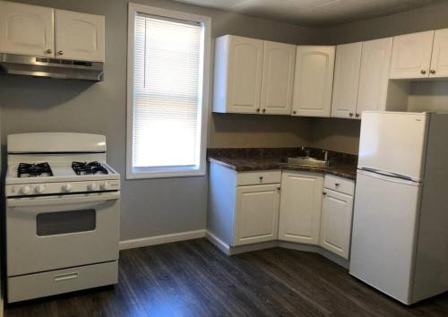 Private 2-bedroom apartment, free parking, direct bus to NYC Manhattan only 2 blocks away, MetLife Stadium FIFA World Cup 25 minutes away