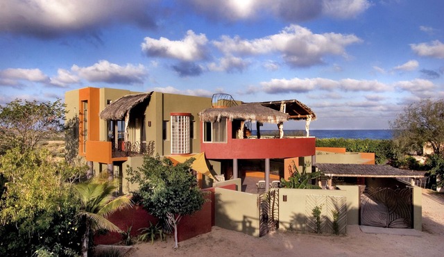 Private 2 Bedroom Complex Close To Beach