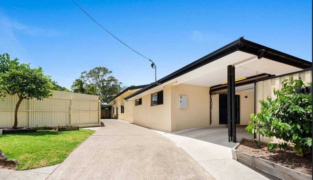 Private 2 Bedroom Granny Flat. Sleeps 5, Pets Welcome