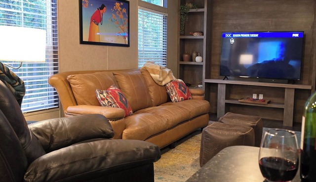 Private 2 bedroom home just outside Hot Springs w/a Southwest Flair!