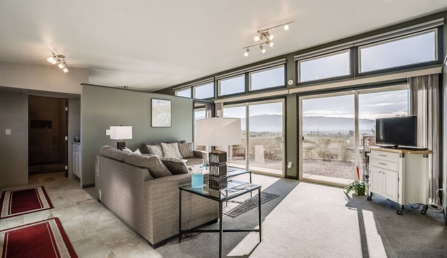 Private 2 Bedroom Mountain View Casita - Completely New in 2017 - Desert Setting