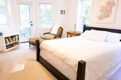 Private 2-Bedroom Second-Floor Residence, Bala Cynwyd