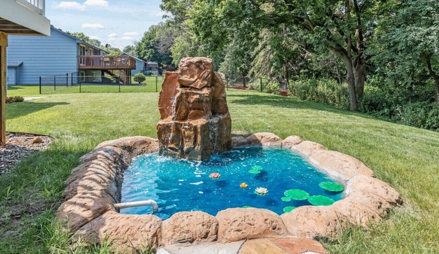 Private 2-Bedroom Space in Gorgeous Burnsville Home