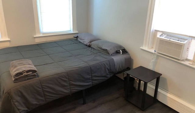 Private 2-bedroom with free parking and direct bus to NYC Manhattan only 2 blocks away