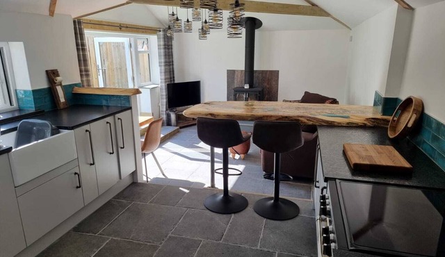 Private, 2 Person, Dog Friendly Holiday Cottage. North Cornwall