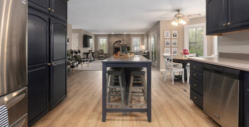 Private 20 Acre Estate with Party Barn - World Cup Stay
