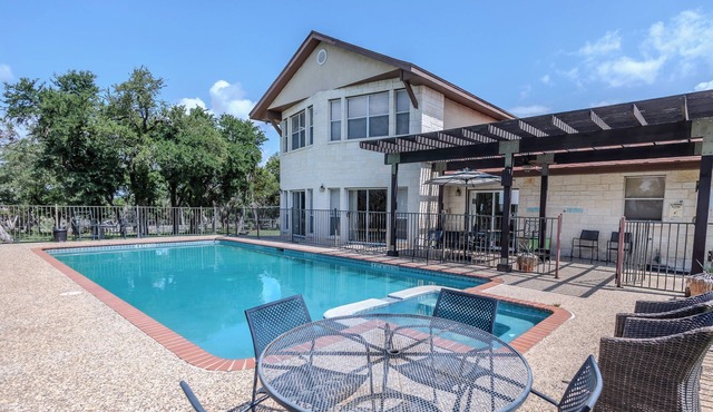 Private 20 Acres-HotTub-Pool-Overlooks-Family Reunions-Micro Weddings!