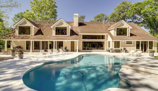 Private 25 Acre Estate w/Lake: Fish & Canoe!