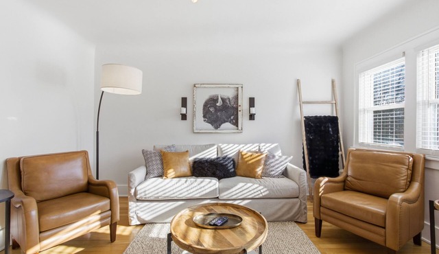 Private 2BR Ferndale Flat - Walk to Downtown!