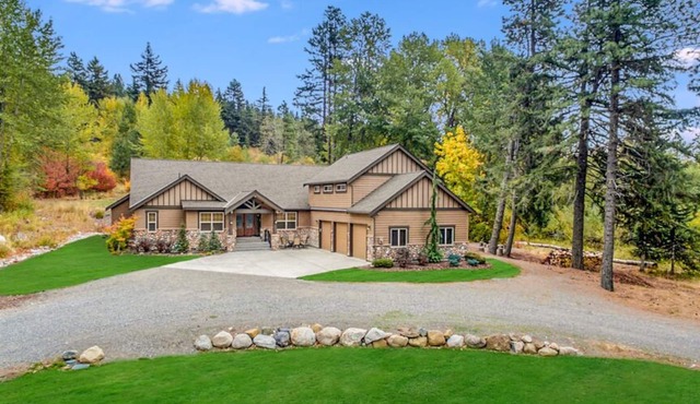 Private 3 Acre Mountain Escape + HotTub/Epic GmRm +Unhurried Stays 1Pm In/Out