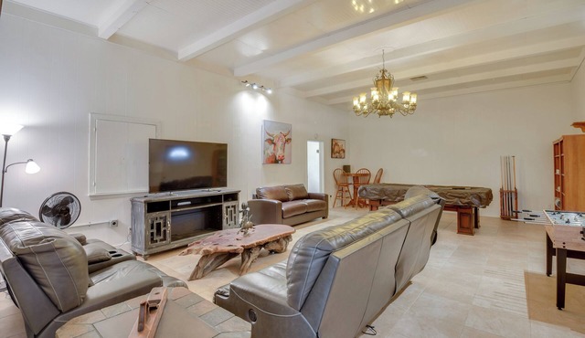 Private 3-Acre Retreat w/Game Room in Bunnell!