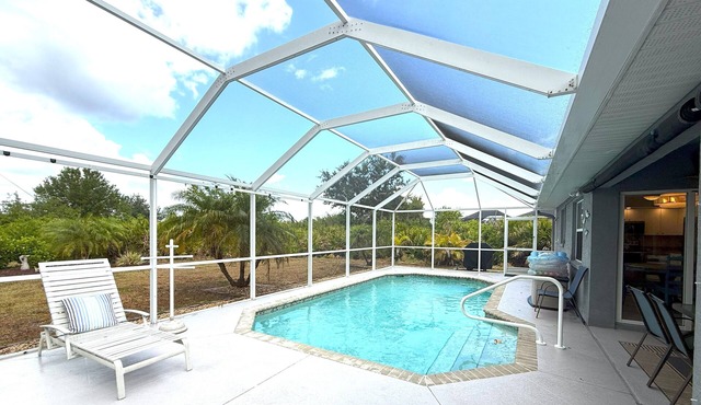 Private 3 Bdrm Home w/Heated Pool Near Beach, Golf and Fishing in Rotonda West