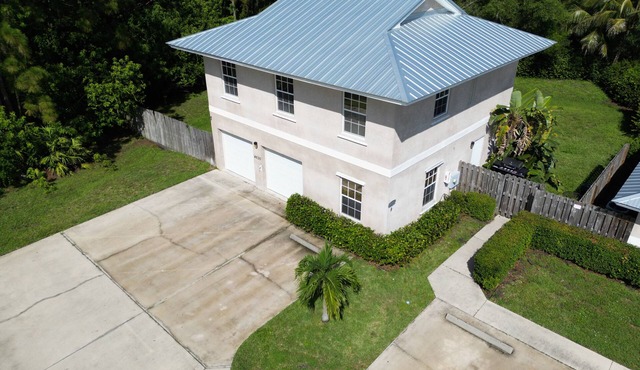 Private 3 bed 2 bath Tropical Oasis Seasonal Rental in Stuart FL