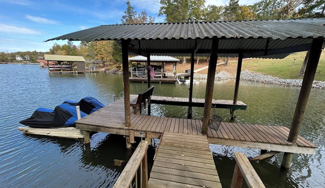 Private 3 Bed/2 Bath Watts Bar Lakehouse on Fenced 2 Acres [newly listed 2026]