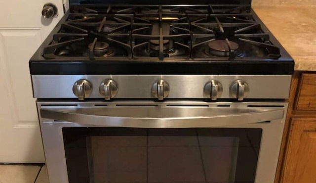 Private 3-bed house convenient to NYC bus/train