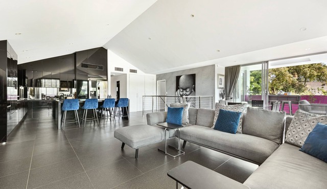 Private 3 Bed penthouse in Marrickville/Enmore in the heart of the Inner west