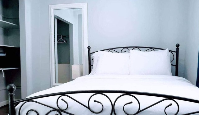 Private 3 Bedroom Duplex Near BWI/Easy Access I95/Baltimore