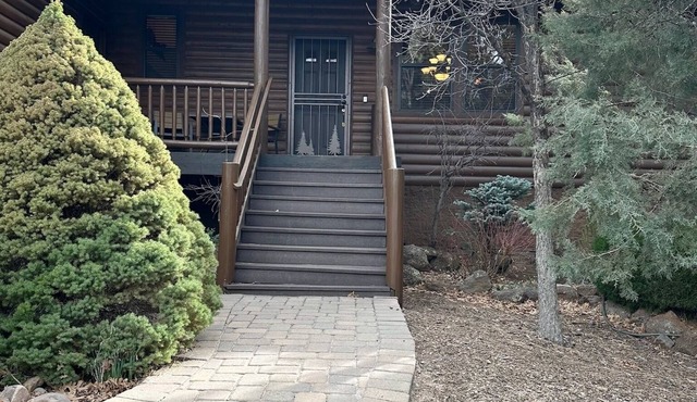 Private 3-bedroom Cabin in charming Show Low within Torreon
