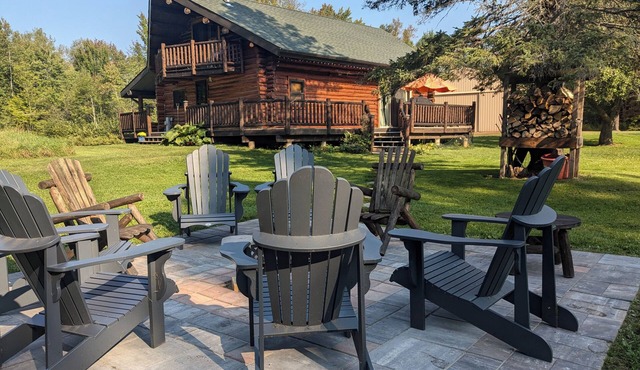 Private 3 BR 1.5 BA log cabin on 34 acres, driveway is 150' from trails