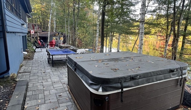 Private 3 Cottage Family Compound in Gravenhurst