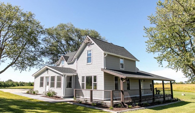 Private 30 Acre Farm W/Walking Trails - Sleeps 10, Unwind & Enjoy the outdoors.