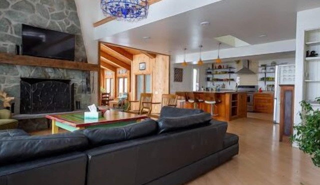 Private 3Bd3.5Ba w/Lake View, Pool, Hot Tub, Fast Wi-Fi 🐶