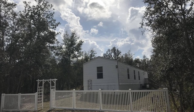 Private 4.3 acre Country Retreat by Rainbow Springs in Ocala's horse country