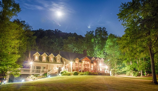 Private 4-5 Bedroom Luxury Lake-House Property