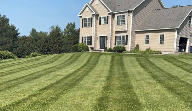 Private 4-bedroom house on a golf course…15 minutes to Syracuse University