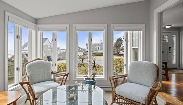 Private 4-Bedroom home on Planting Island with water views in all directions