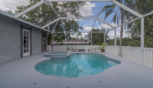 Private 4 Bedroom Pool Spa Home Located on Palma Sola Blvd home