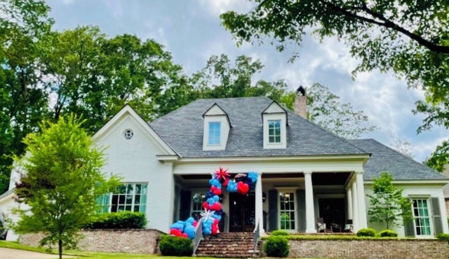 Private 4BR, 4.5Bath house within walking distance to Univ of Ms, Grove, Stadium