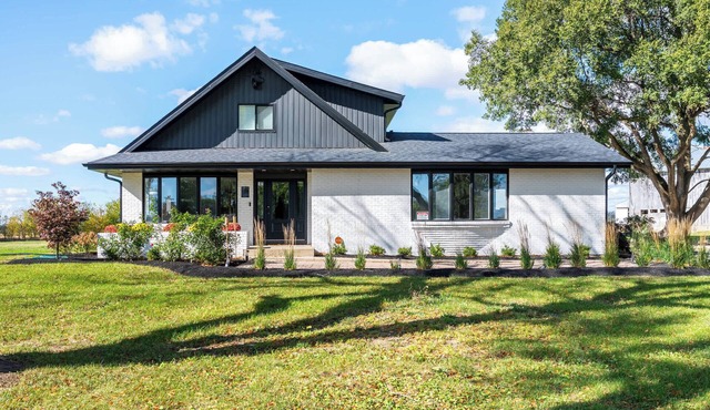 Private 4BR Estate on 11 acres | Game Room | Near Hospitals & Casino