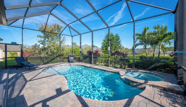 Private 4BR Luxury Estate w/Heated Pool - Family &Pet-Friendly