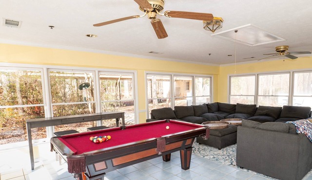 Private 4BR Retreat Creek View Pool* & Pets