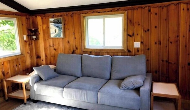 Private 5 Acre Chalet with Bunkie & Sauna - Rated 4.9 with 100 Reviews on Airb&b