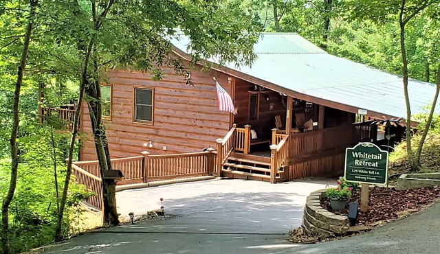 Private 5 acres - View - Walk to Lake