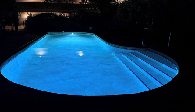 Private 5 bd Waterfront Oasis: 1-Acre Estate with Hidden Pool & 5-Star Luxury