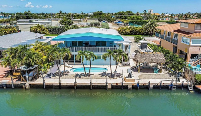 Private 5-bedroom villa with full canal access in Key Colony Beach