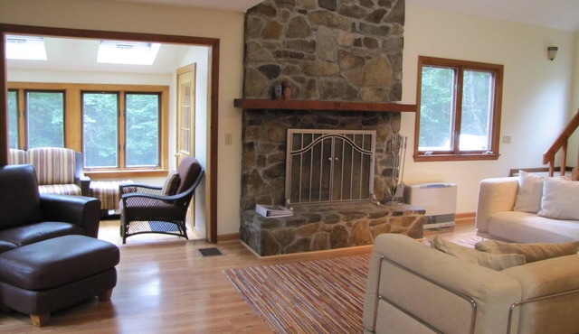 Private 5 bedroom/3 Bath- SKI downhill/cross country+Golf,Hike,kayak,swim,relax.