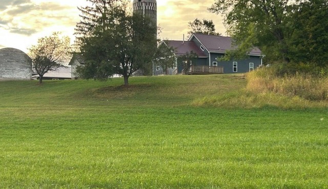 Private 5-bedroom farmhouse with AC in Rural Houston