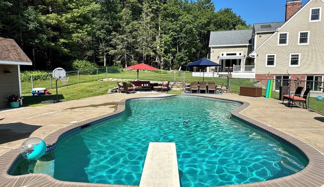 Private, 6 Bedroom 3 Bath Lake Wallenpaupack Inground Pool Home