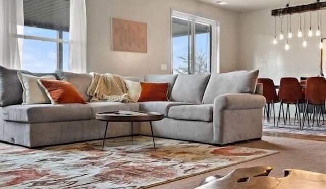 Private 7-Acre Wine Trail Estate near Lake Lowell