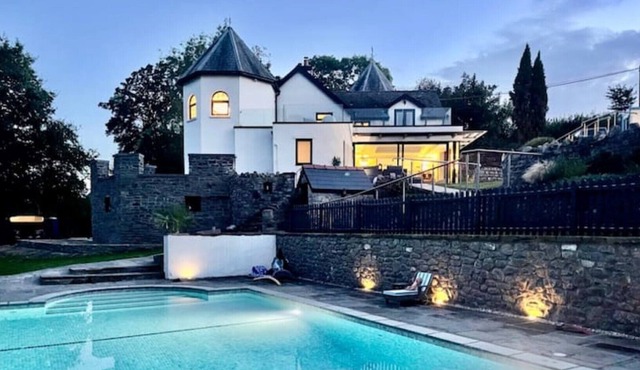 Private 7-bedroom villa with hot-tub, heated pool and bar.